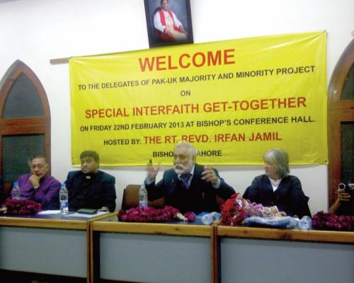 Group Photo: Minority Rights Seminar held at Church of Lahore hosted by Bishop of Lahore Irfan Jamil for the SGCS/LBFN/WCEN Minority-Majority Project. On the stage: Malik Gul. Catriona Robertson and Rev. Rana Khan, Bishop Irfan Jamil, Bishop Alexander Malik and Umar Mahmood.